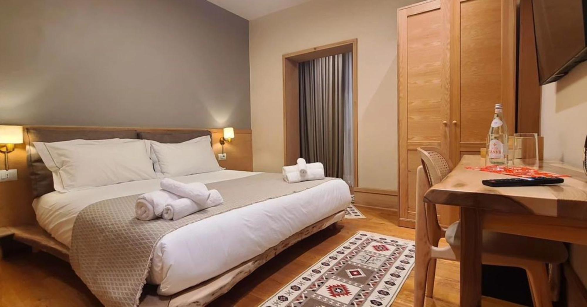 Velar Hotel Boutique Korce Exterior photo