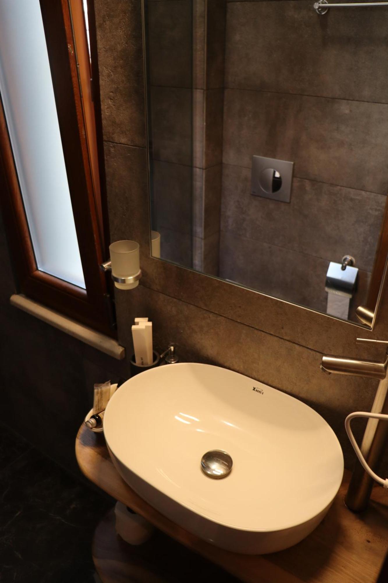 Velar Hotel Boutique Korce Room photo