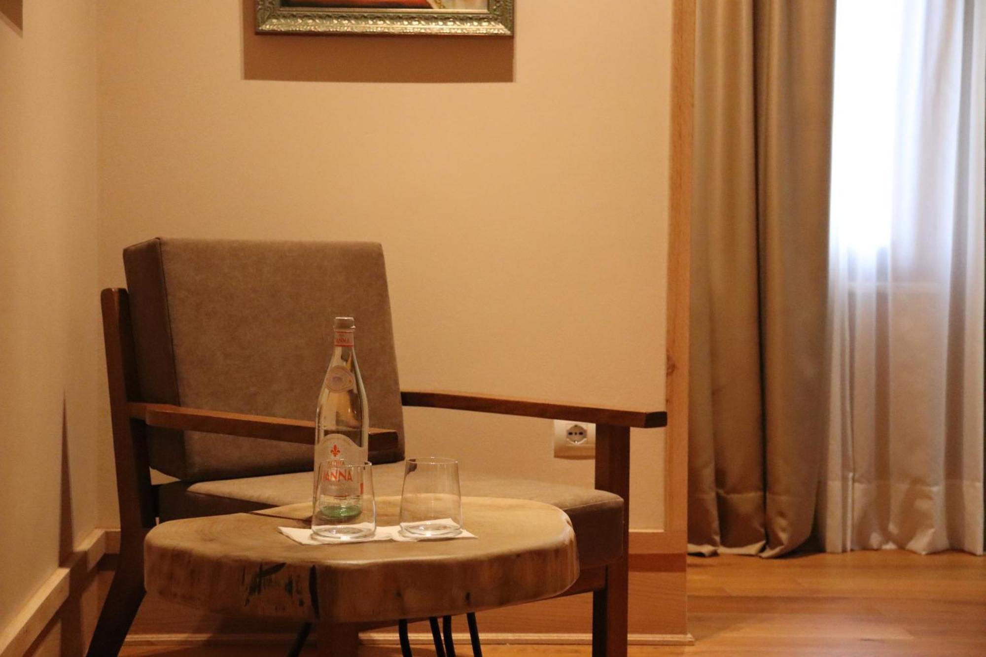 Velar Hotel Boutique Korce Exterior photo